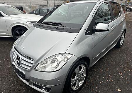 Mercedes-Benz A 180 Avantg.AUT*KLIMA*SITZHEIZUNG*PARKSENOR