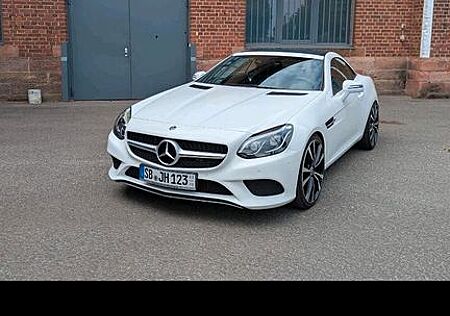 Mercedes-Benz SLC 200 -