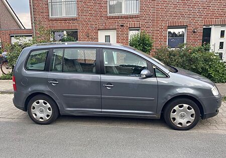 VW Touran gebraucht kaufen VW Touran Volkswagen 1.9 TDI 77kW DSG Trendline Trendline