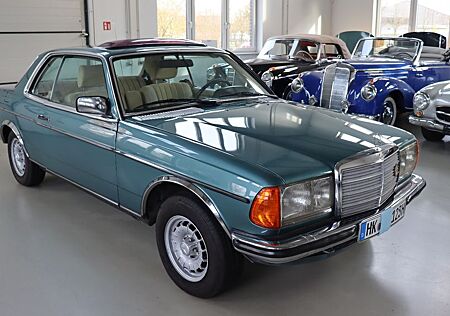 Mercedes-Benz CE 230 230 CE C123 Coupe