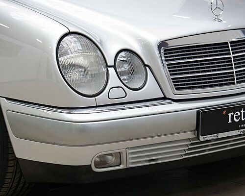 Mercedes-Benz E 320 ELEGANCE (W210) **Sammlerzustand*H Zul.**