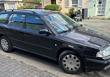 Skoda Octavia Combi 1.6 Tour