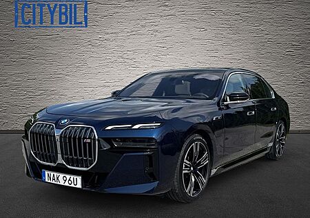 BMW M760 gebraucht kaufen BMW M760e xDrive Sky Lounge - Individual