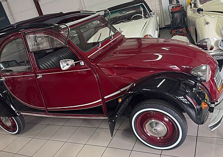 Citroën 2 CV , Neuwagenzustand, rostfrei