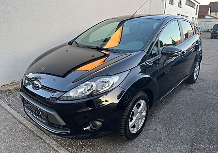 Ford Fiesta FiestaTrend 1.HAND TÜV+ZAHNRIEMEN NEU SCHECKHEFT