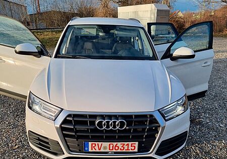 Audi Q5 40 TDI S tronic quattro -