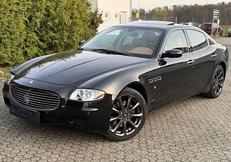Maserati Quattroporte * SCHIEBEDACH * NAVI * BOSE *