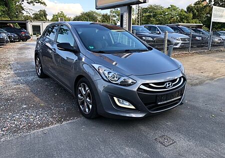 Hyundai i30 Classic 1.4 Diesel SHR.MFL.Panodach 6,Gang