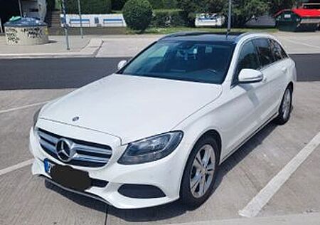 Mercedes-Benz C 180 T AVANTGARDE Pano.-Dach/Spur-P./Kamera