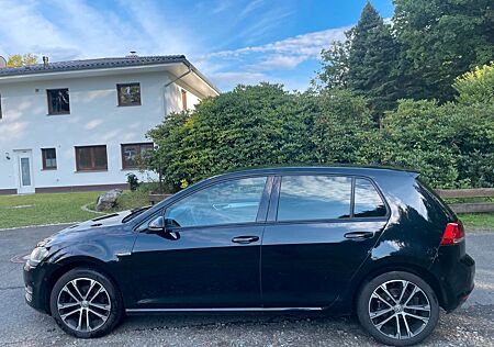 VW Golf Volkswagen VII Lim. Cup 2.0 TDI,DSG,Bi-Xenon,1-Hand