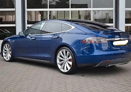 Tesla Model S P85D Performance