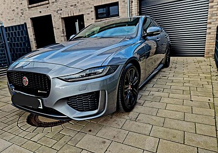 Jaguar XE (ALLRADANTRIEB) R-DYNAMIC-Vollausgestattet-