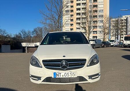 Mercedes-Benz B 200 BlueEFFICIENCY -