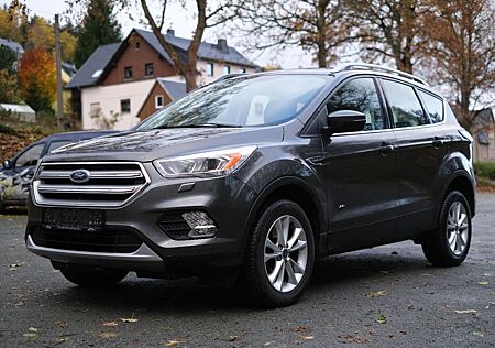 Ford Kuga gebraucht kaufen Ford Kuga 2,0 TDCi 4x4 Autom COOL & CONNECT AHK