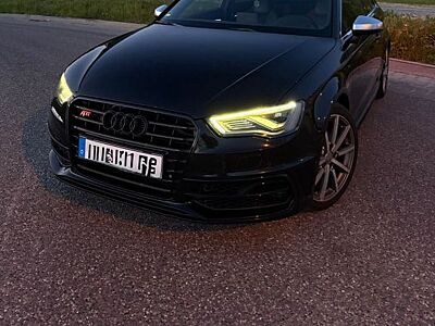 Audi 8V 2.0 TDI Quattro S line B&O LED Schalensitze