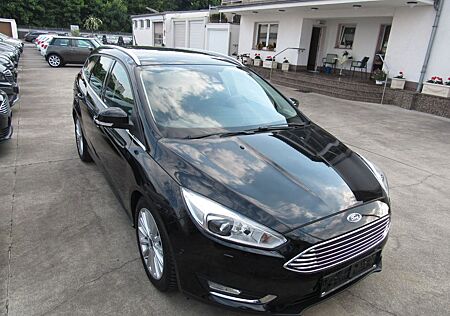 Ford Focus Turnier Titanium,1.HAND,KLIMA,ALU,E-FENSTE
