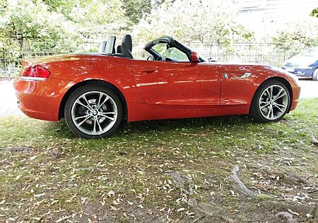 BMW Z4 sDrive18i Cabrio Valencia Orange Alcantara