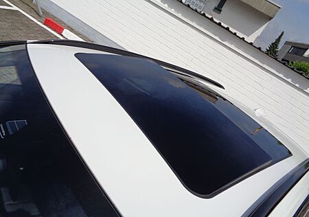 BMW 330e T. Sport 68 tkm Leder Pano.Live C.HIFI AHK