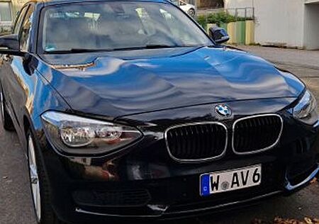 BMW 120 D* SCHECKHEFT*TÜV ASU NEU*LEDER*AUTOMATIK