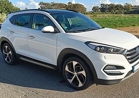Hyundai Tucson 1.6 Premium 4WD Leder/Dach/Navi/Kamera