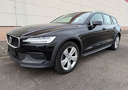 Volvo V60 CC V60 D4 Cross Country Aut. RADAR+4xSHZ+F.-LED+AHK