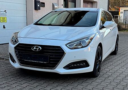 Hyundai i40 cw 1.7 CRDI KAM TEMP 2.HAND TÜV / SERV. NEU