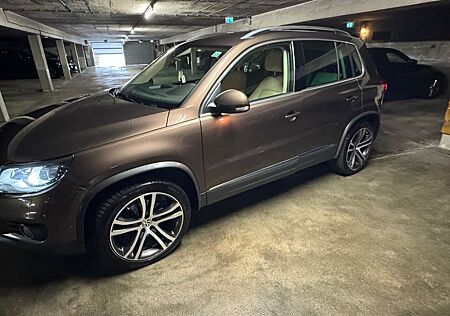 VW Tiguan Volkswagen 2.0 TSI DSG 4MOTION Track & Style Tra...