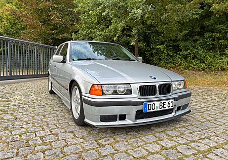 BMW 318i touring