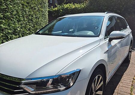 VW Passat Variant Volkswagen 2.0 TDI SCR 140kW DSG 4MOT Co...