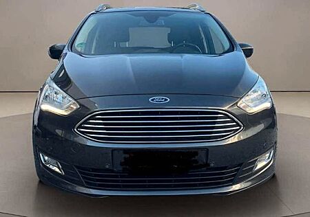 Ford Grand C-Max 1,5 EcoBoost 110kW Titanium Titanium