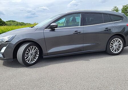 Ford Focus Titanium Turnier GARANTIE