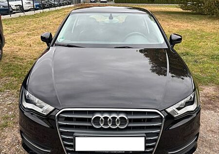 Audi A3 1.2 TFSI Ambiente, neue Reifen Frischer TÜV!