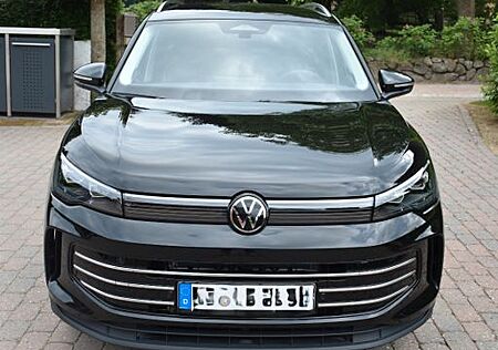 VW Tiguan Volkswagen 1.5 PHEV Elegance 06/25 DCC Pro Fahrwerk