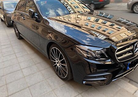 Mercedes-Benz E 250 AMG Line Autom. AMG Line