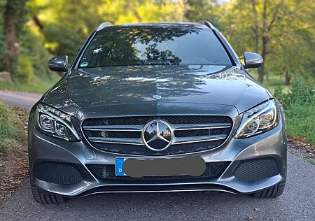 Mercedes-Benz C 400 C400 9G-Tronic 333PS 4-Matic Pano Burmester