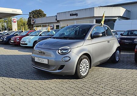 Fiat 500E 3+1 42 kWh Allwetterräder, Klima, SOH 98%