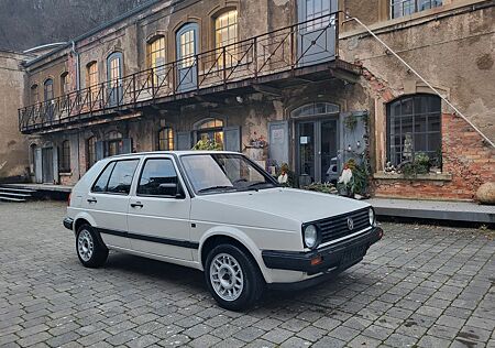 VW Golf Volkswagen 2 Automatik nur 103000Km -Scheckheft Oldt