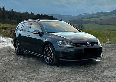 VW Golf Volkswagen 2.0 TDI GTD DSG ACC DCC Variant
