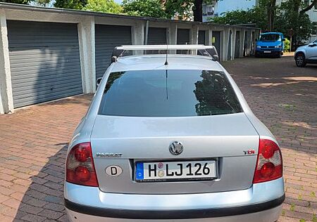 VW Passat Volkswagen 1.9TDI 96kW Trendline Trendline