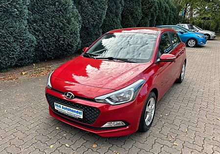 Hyundai i20 Trend 1.4 Automatik Navi Einparkhilfe Kamera
