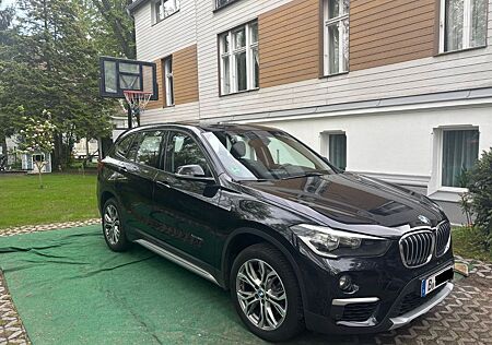 BMW X1 xDrive20i xLine Autom. Leder/Pano/HUD/Keyless