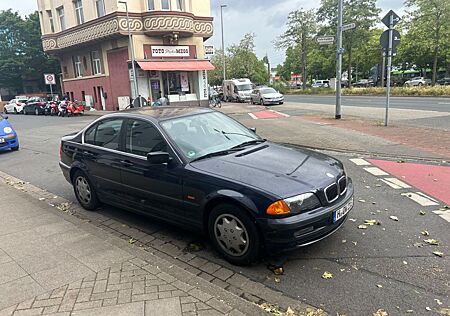 BMW 320i -