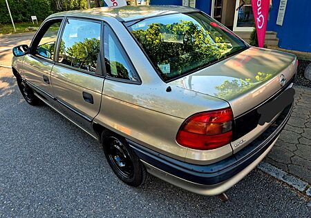 Opel Astra 1.6L ORGINALE KILOMETER 1HD TÜV JUNI 2027