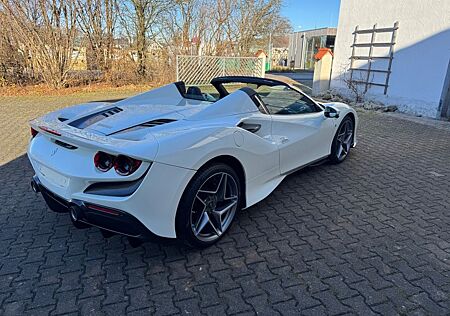 Ferrari F8 Spider, absolut voll, Carbon, nur 1.000 km