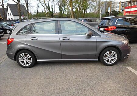 Mercedes-Benz B 180 - wenige Kilometer, super gepflegt