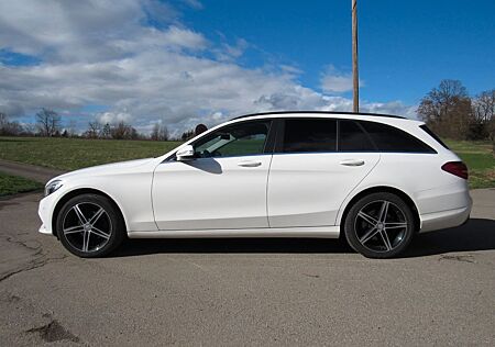 Mercedes-Benz C 180 T*Navi*Automatik*SH*F1*EU 6*18Zoll*Tüv NEU