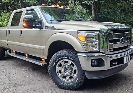 Ford F 350 F-350 Super Duty XLT Crew Cab in "Adobe"