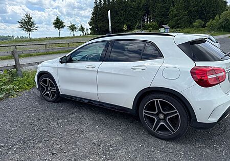 Mercedes-Benz GLA 220 CDI DCT AMG Line AMG Line