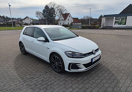 VW Golf Volkswagen 7.5 GTE AHK Standheizung Honeycomb ACC DCC