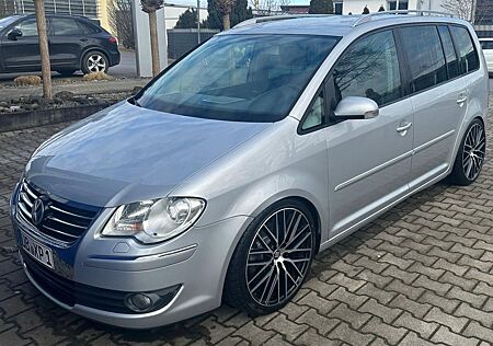 VW Touran Volkswagen 2.0 TDI 125 kW DSG DPF Highline Highline